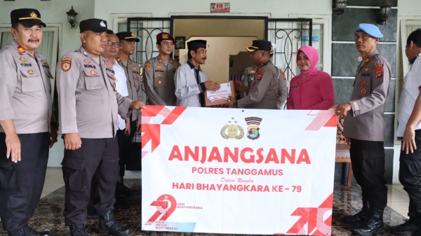 Polres Tanggamus Gelar Anjangsana ke Purnawirawan dan Warakawuri Sambut Hari Bhayangkara ke-79
