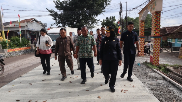 Walikota Eva Dwiana Tinjau Perbaikan Jalan Tirtayasa, Pastikan Kualitas Rigid Beton