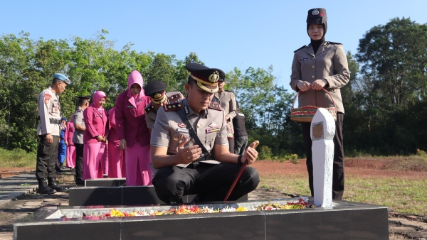 Polres Banyuasin Ziarah Makam Pahlawan, Hormati Jasa Pahlawan Jelang Hari Bhayangkara ke-79