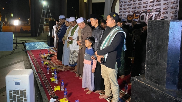 Jamaah Padati Gebyar Sholawat dan Sharing Time di Masjid Agung Taqwa Metro