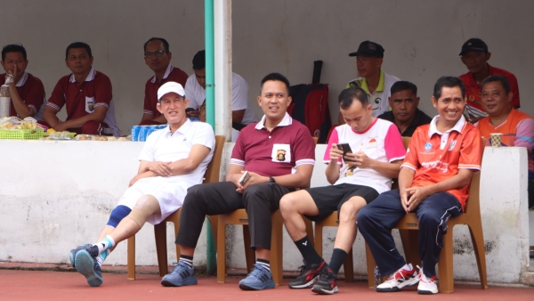 Kapolres Banyuasin Resmi Buka Turnamen Tenis Lapangan Kapolres Cup, Meriahkan HUT Bhayangkara ke-79