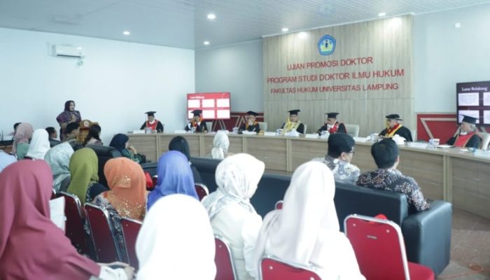 FH Unila Gelar Sidang Terbuka, Yennie Agustin Resmi Sandang Gelar Doktor
