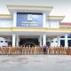 Jajaran ASN Pemkab Tulang Bawang berfoto bersama di depan Kantor Bupati Tulang Bawang sebagai bentuk semangat kebersamaan dalam pelayanan publik.