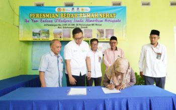 PLN Nusantara Power Serahkan Rumah Sehat, Hadirkan Harapan Baru bagi Istri Pensiunan di Gresik