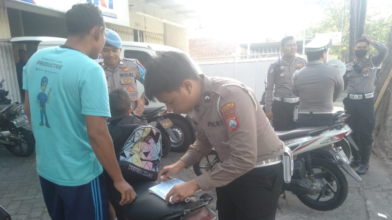 Satlantas Polres Probolinggo Kota Jaring Puluhan Pelanggar di Hari Ketiga Operasi Patuh Semeru 2025