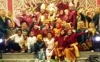 Sultan Bangkunat Hadiri Pernikahan Efan & Gia di Tangerang