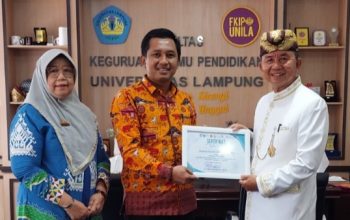 Prodi Bahasa Lampung Unila Libatkan Tokoh Adat dalam Ujian Tesis