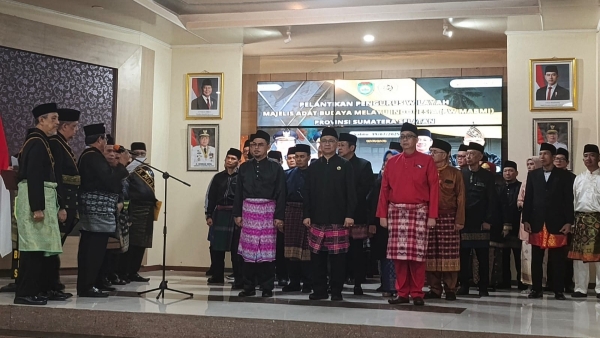 Wagub H Cik Ujang Lantik Pengurus MABMI Sumsel: Jaga Adat dan Dukung Pembangunan