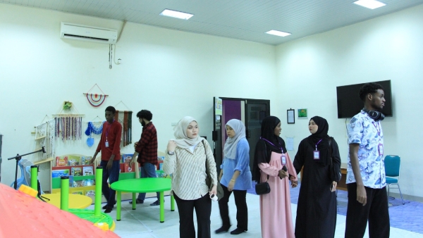 Mahasiswa Asing Kagumi Fasilitas FKIP Unila dalam Campus Tour Summer Camp 2025