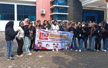 Emak-Emak Pesawaran Gelar Aksi Damai Desak Perlindungan untuk Gibran