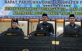 Bupati-Wabup Pesibar Hadiri Paripurna Penyampaian Nota Keuangan KUA-PPAS APBD Perubahan 2025