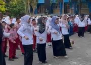 Plt Kepsek SDN 41 Palembang Ajak Siswa Percaya Diri di Hari Anak Nasional 2025