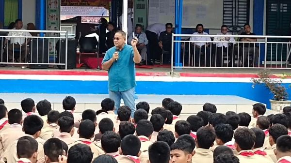 Ketua Umum JMSI Motivasi Siswa SMPN 1 Padangsidimpuan: Siapa Mau Jadi Astronot?