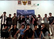 Momen kebersamaan para peserta Pelatihan Paralegal dan Sosialisasi Hukum Perkawinan Anak di Desa Cilimus, Kecamatan Teluk Pandan, Kabupaten Pesawaran, Sabtu (13/7/2025).