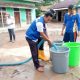 Polsek Semaka, PDAM Way Agung, dan Uspika Salurkan Air Bersih ke Warga Terdampak Banjir