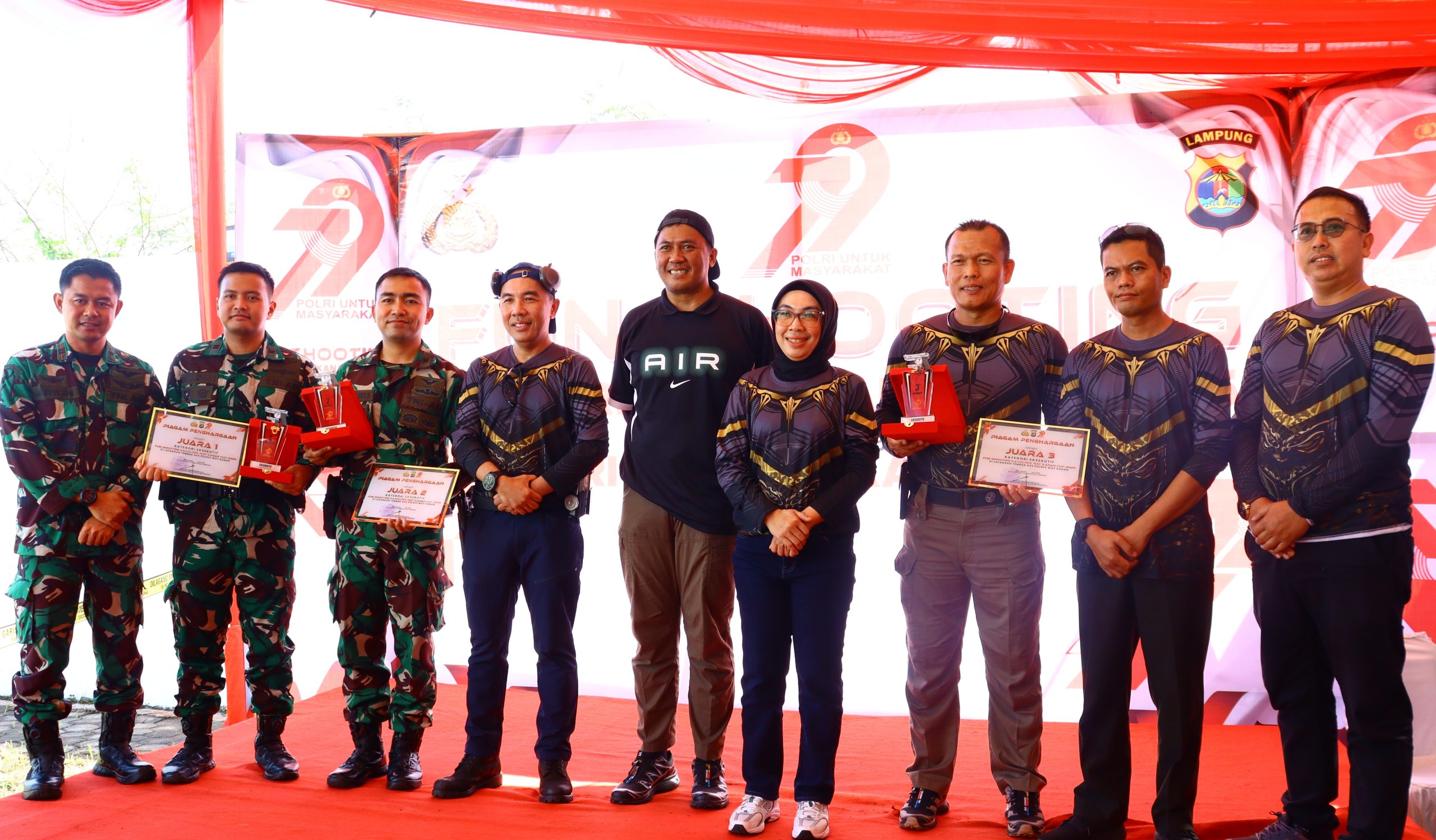 Bupati Way Kanan Ayu Asalasiyah, S.Ked., bersama Kapolres dan unsur Forkopimda mengikuti Fun Shooting Polres Way Kanan Cup 2025 dalam rangka Hari Bhayangkara ke-79.