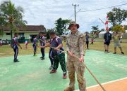 Personel US Army ikut serta dalam lomba tarik tambang bersama prajurit TNI AD di Lanudad Gatot Soebroto Way Kanan, dalam rangka memeriahkan HUT ke-80 Kemerdekaan RI.