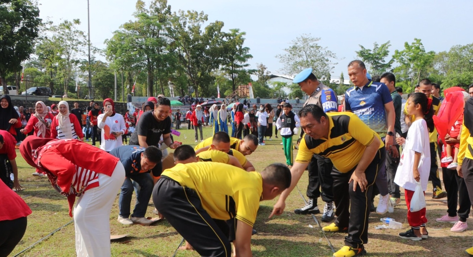 Polres Way Kanan Ikuti Olahraga Bersama dan Lomba Meriahkan HUT ke-80 RI