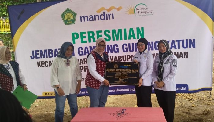 Bupati Way Kanan Resmikan Jembatan Gantung Baja dan Rehabilitasi SDN 3 Gunung Katun
