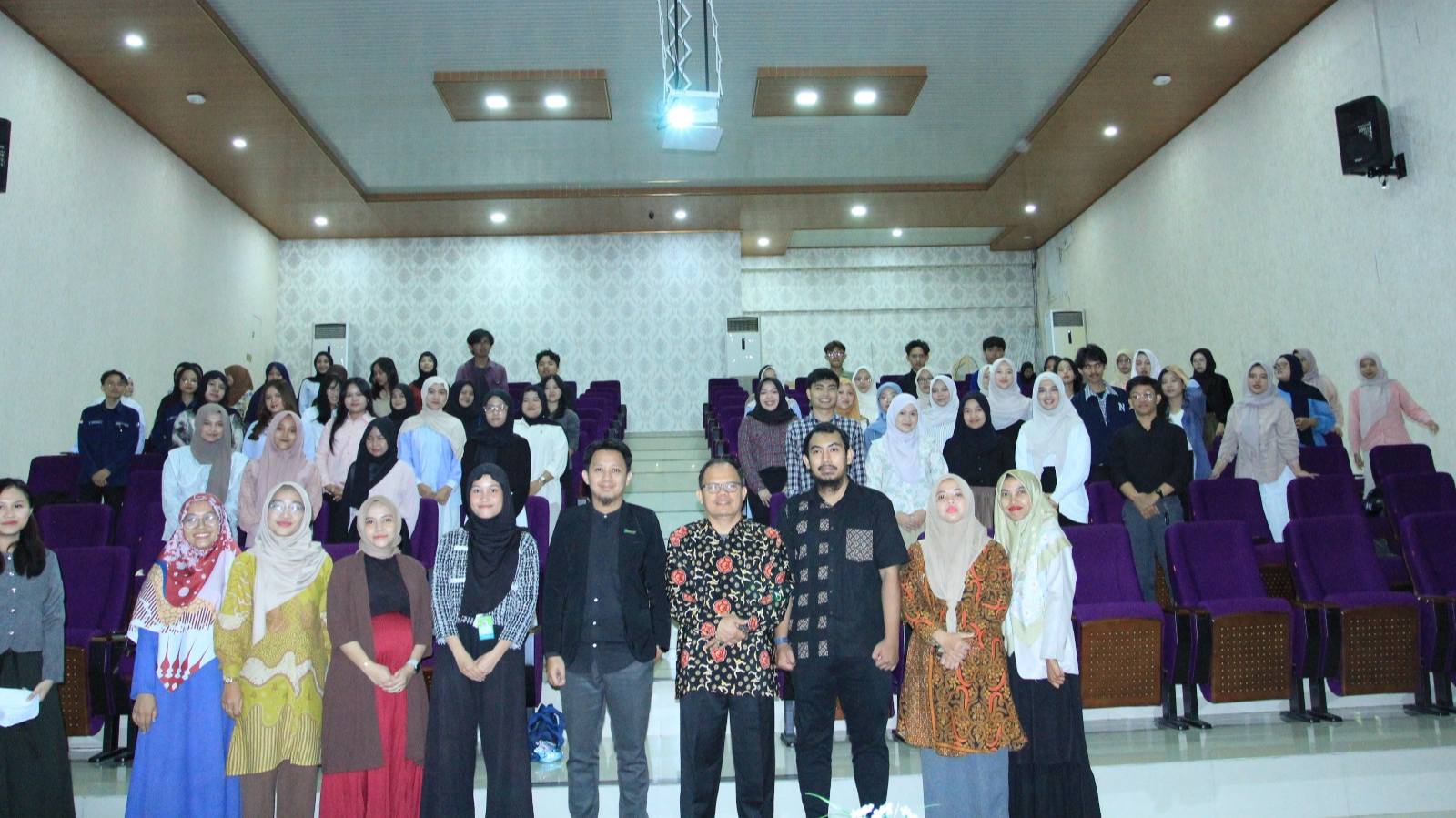 FKIP Unila Siapkan Mahasiswa untuk Karier Internasional Bersama Just Speak Indonesia