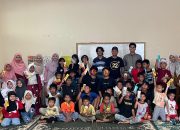 Pengurus PDPT PII Universitas Tanjungpura bersama anak-anak TPQ As-Salam usai kegiatan aksi sosial “Say No To Bully” di Pontianak, Sabtu (23/8/2025).