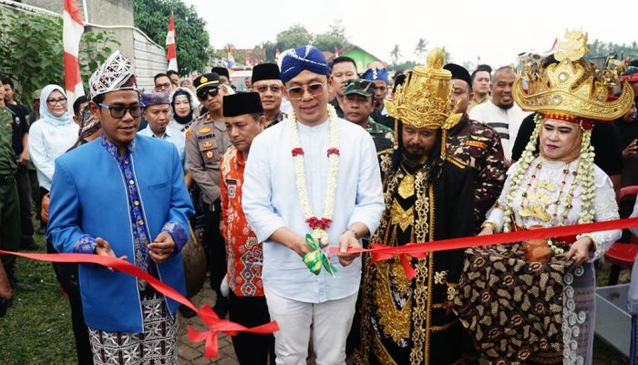 Bupati Lampung Selatan Hadiri Pawai Budaya di Desa Fajar Baru, Jati Agung