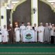 Bupati Lampung Selatan Radityo Egi Pratama berfoto bersama jajaran pengurus Markas Provinsi Jemaah Tabligh Masjid Jami’ Al-Kirom, Minggu (13/7/2025).