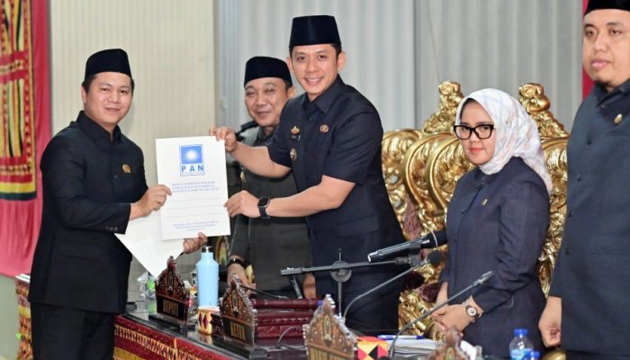Bupati Egi Sampaikan Rancangan KUPA-PPAS Perubahan 2025 di Paripurna DPRD Lamsel