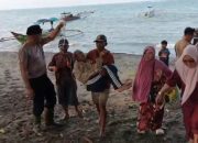 Polisi Tanggamus Bantu Evakuasi Pasien Sakit yang Terjebak di Tengah Laut