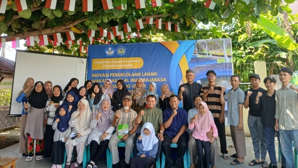 Dosen Unila Kembangkan Budidaya Ikan Produktif di Masjid Al Iman