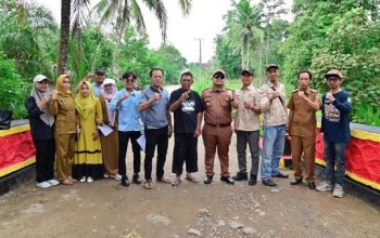 Bukan Protes, Tapi Peduli! Aksi Warga Merbau Mataram Cat Jembatan Rusak Direspons Positif, Camat: Perbaikan Sudah Masuk Agenda Tahun Ini!