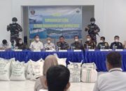 Lanal Tahuna Serahkan Ribuan Benda Berbahaya dan Tangkap Dua Kapal Asal Filipina