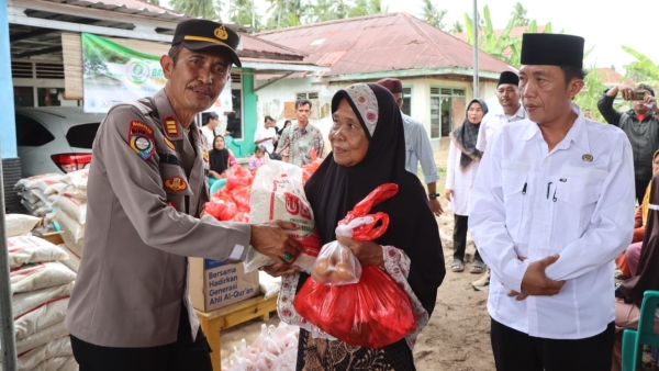 Tiga Lembaga Salurkan Bantuan untuk Korban Banjir di Tanggamus