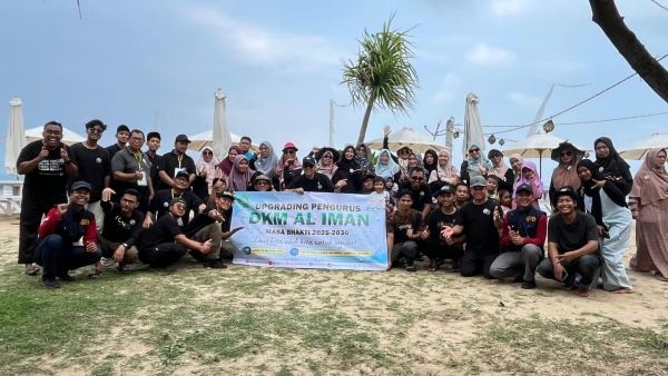Pengurus DKM Al Iman Gelar Upgrading di Pantai Kedu Warna