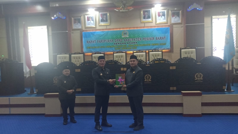 Bupati Pesibar Sampaikan Nota Pengantar KUA-PPAS APBD 2026