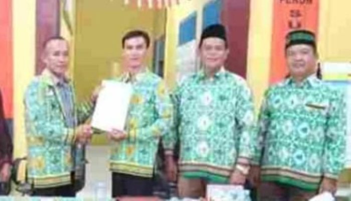 Edison Surya Resmi Dilantik sebagai Pjs Ketua Apdesi Pesisir Barat
