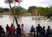 Meriahnya HUT Ke-80 RI, Warga Tiyuh Karta Gelar Lomba Balap Perahu