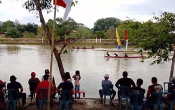Meriahnya HUT Ke-80 RI, Warga Tiyuh Karta Gelar Lomba Balap Perahu