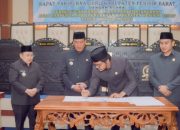 DPRD Pesisir Barat Sahkan Ranperda APBD Perubahan 2025