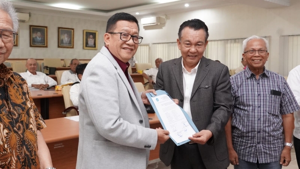 Alumni FEB Unila Dikukuhkan, Edarwan: Bukan Sekadar Formalitas, tapi Titik Nyala Semangat!