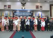 Suasana penuh khidmat dan kebanggaan, jajaran DPRD Lampung bersama pemerintah daerah dan Forkopimda berfoto bersama dalam rangkaian Rapat Paripurna Istimewa peringatan HUT ke-80 Kemerdekaan RI.