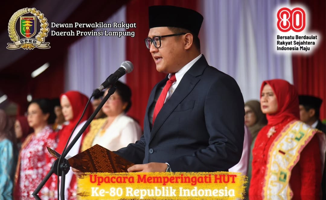 Ketua DPRD Provinsi Lampung Ahmad Giri Akbar memimpin pembacaan Teks Proklamasi pada Upacara Peringatan HUT ke-80 Kemerdekaan RI di Lapangan Korpri