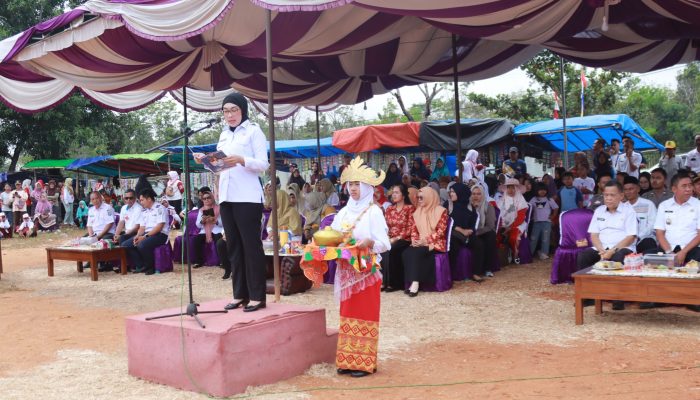 Bupati Way Kanan Buka Lomba PBB dan Pidato Bahasa Lampung, Dorong Semangat Pelestarian Budaya