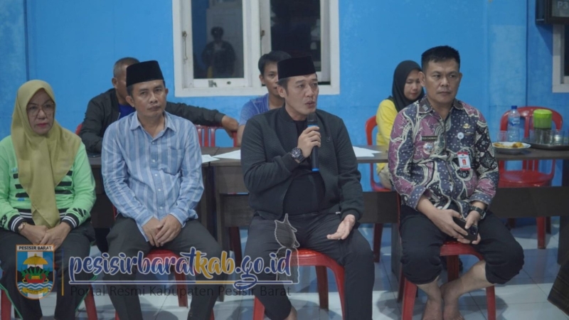 Pesisir Barat Dilanda Banjir, Bupati Tinjau Warga dan Salurkan Bantuan