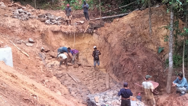 Pembangunan Bronjong di Tulang Bawang Barat Diduga Langgar Aturan Keselamatan dan Ancam Jurnalis