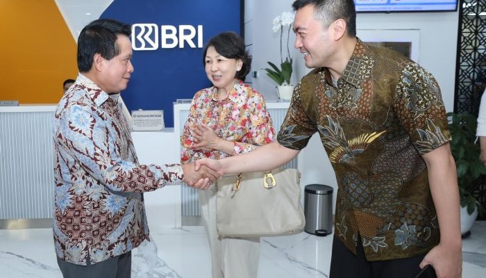 Direksi BRI Sapa Langsung Nasabah di Hari Pelanggan Nasional 2025