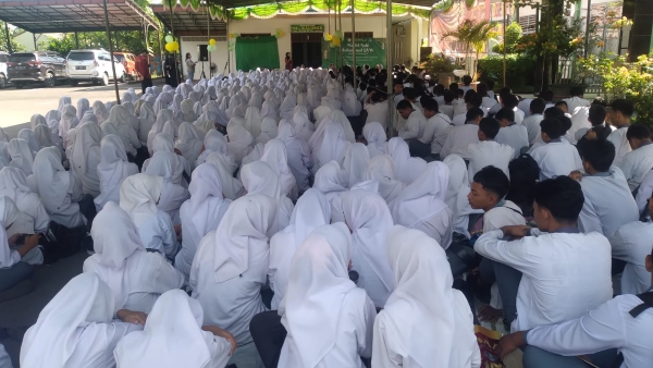 Cetak Pribadi Unggul, SMAN 16 Palembang Peringati Maulid Nabi