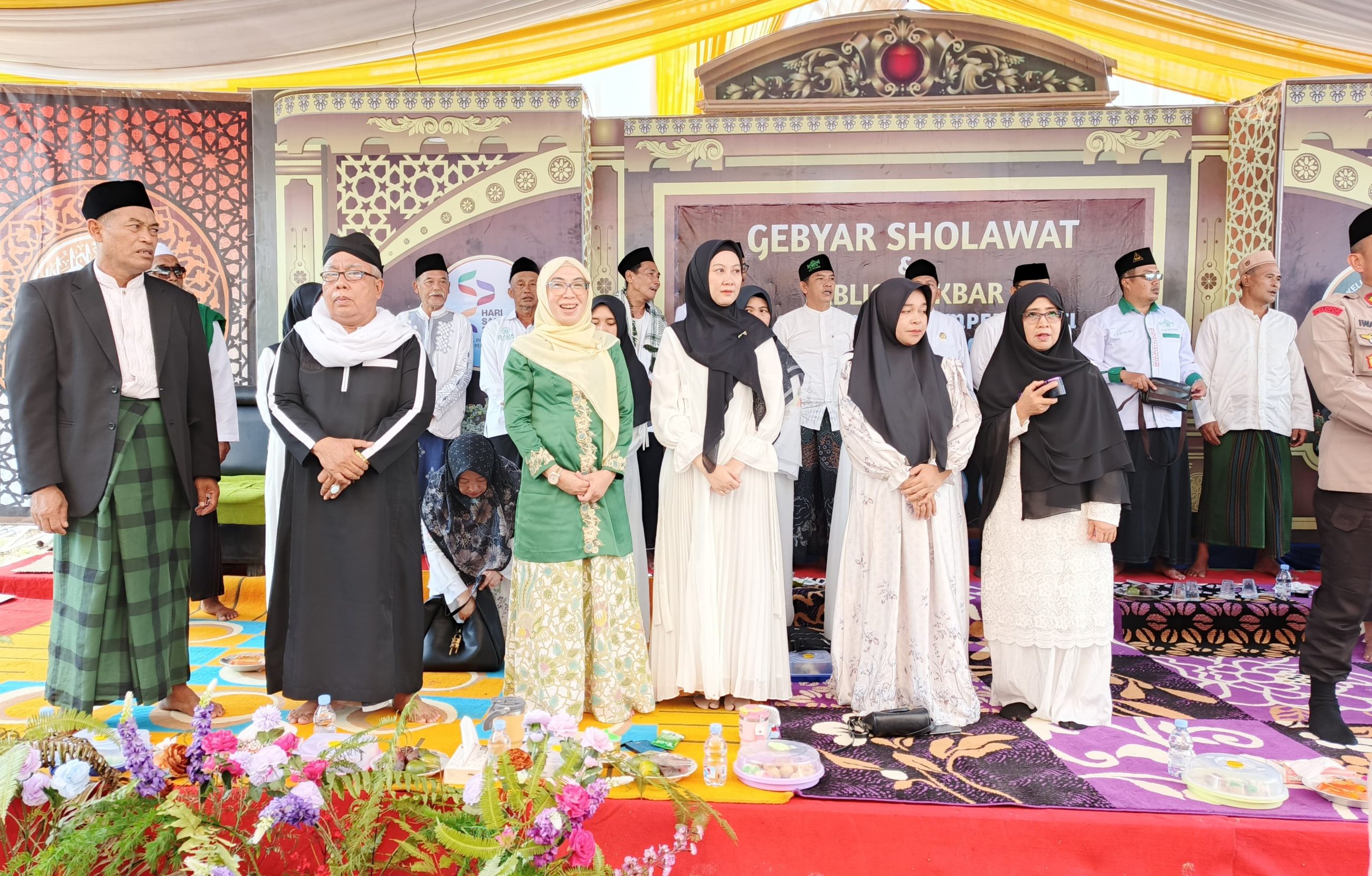 Bupati Ayu Asalasiyah Hadiri Upacara dan Tabligh Akbar Hari Santri Nasional 2025 di Way Kanan