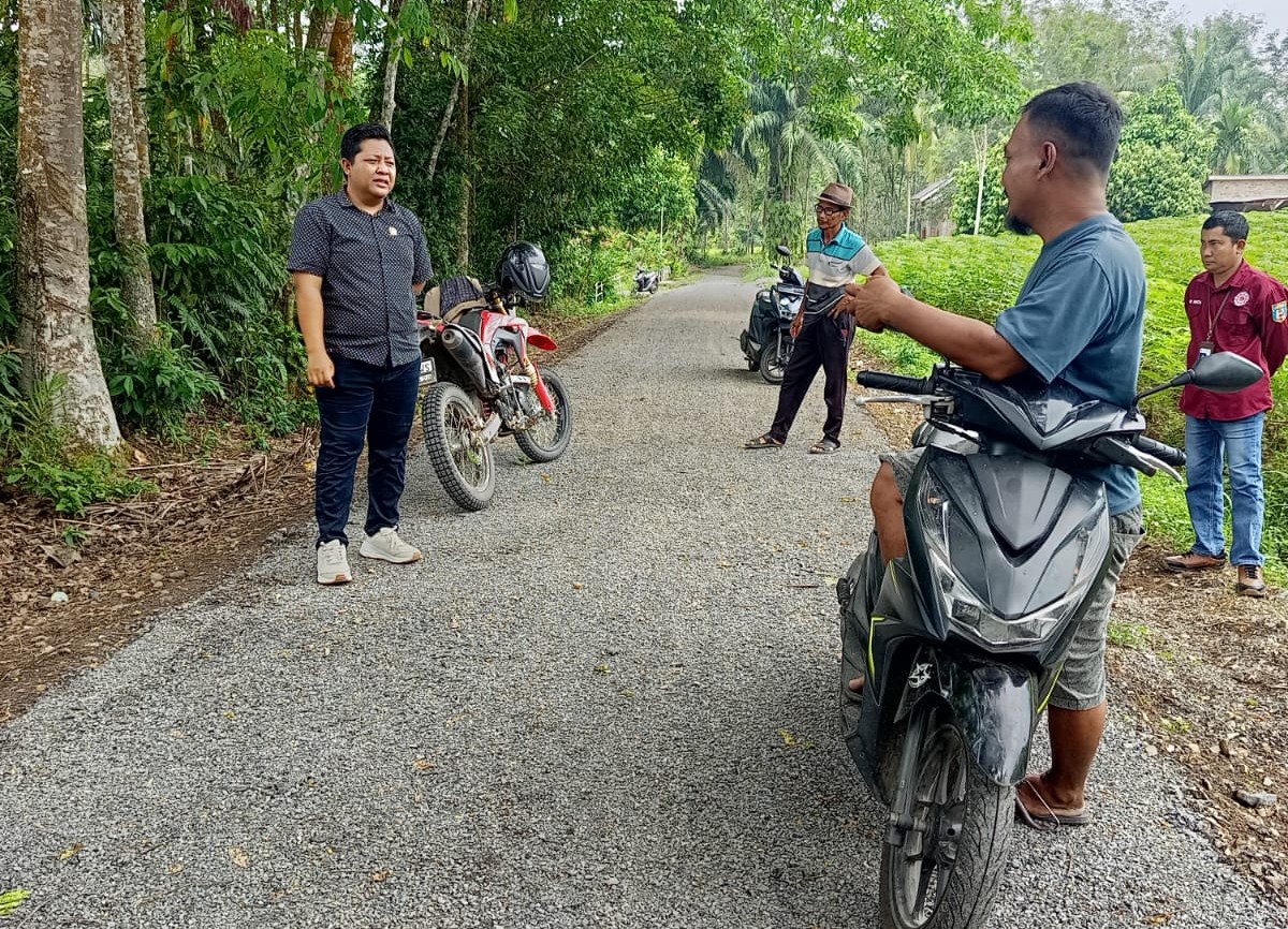 Ariyansah Soroti Kualitas Proyek Perehapan Jalan di Way Tuba