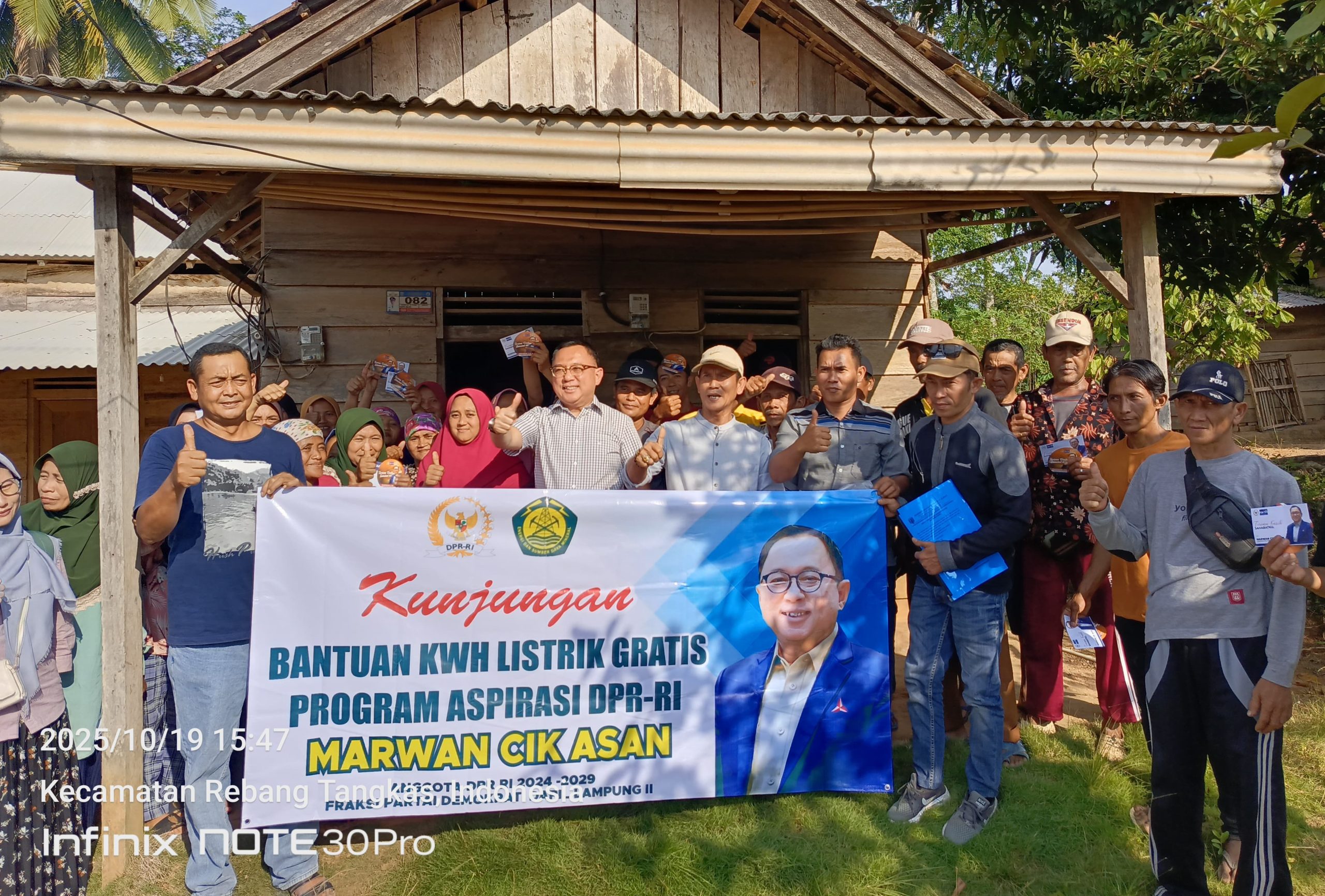 Warga Karya Maju Apresiasi Kunjungan dan Bantuan Aspirasi DPR RI Marwan Cik Asan